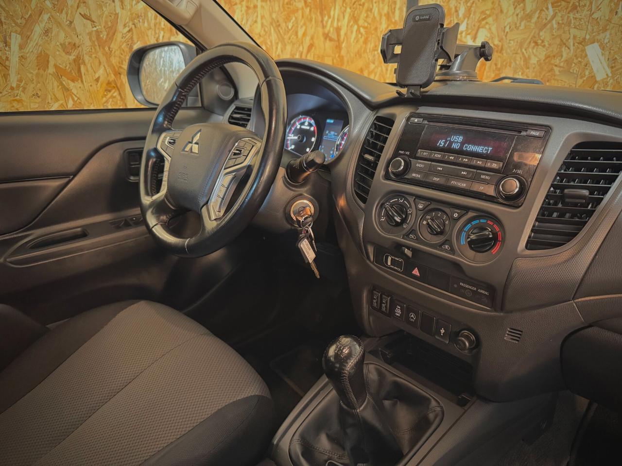 Mitsubishi L200 2.3D 150CV - Doppia cabina 4x4 - MANUALE
