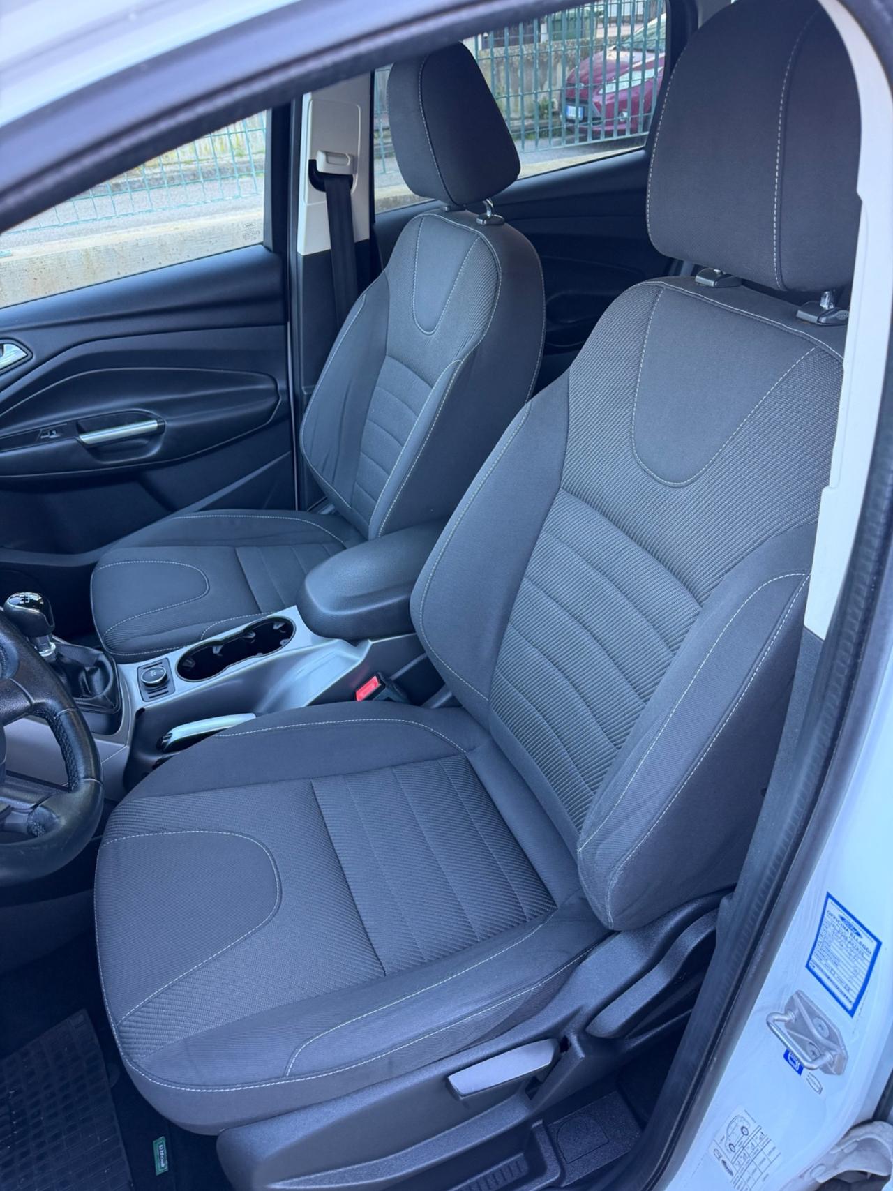 Ford Kuga 2.0 TDCI 120 CV S&S 2WD Titanium