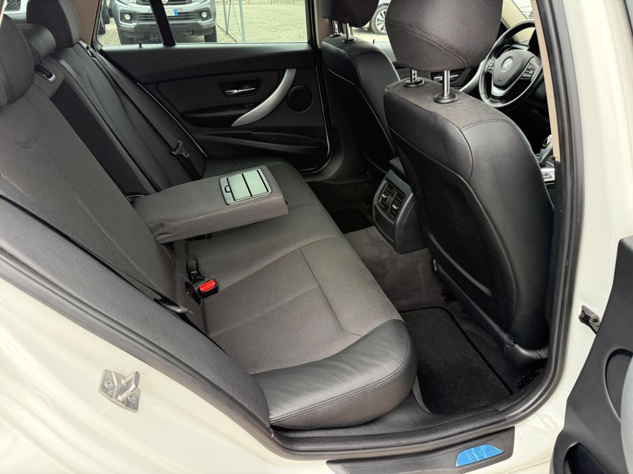 Bmw 318d Touring Modern TAGLIANDI BMW