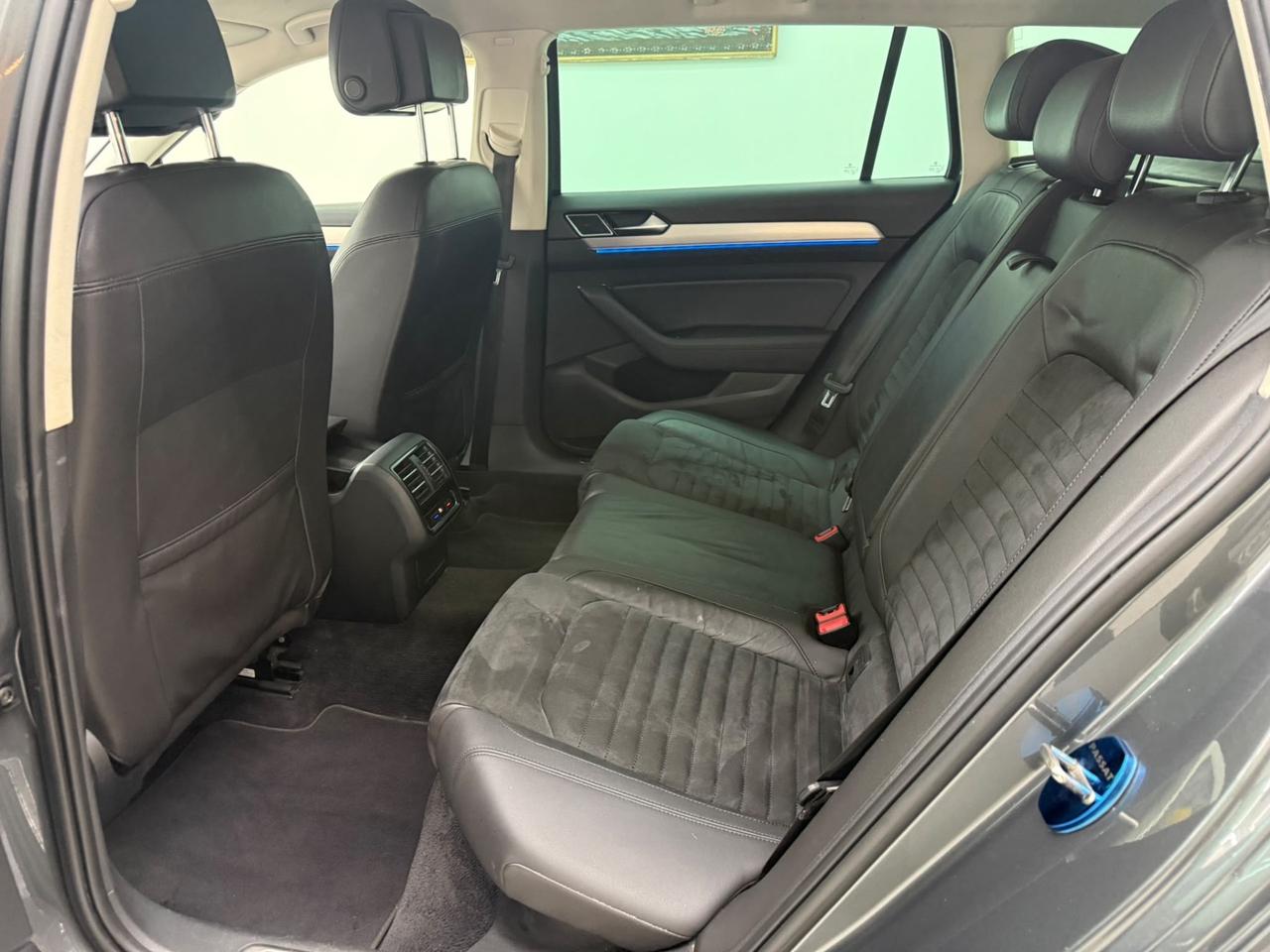Volkswagen Passat Variant 2.0 TDI DSG Highline BlueMotion Technology