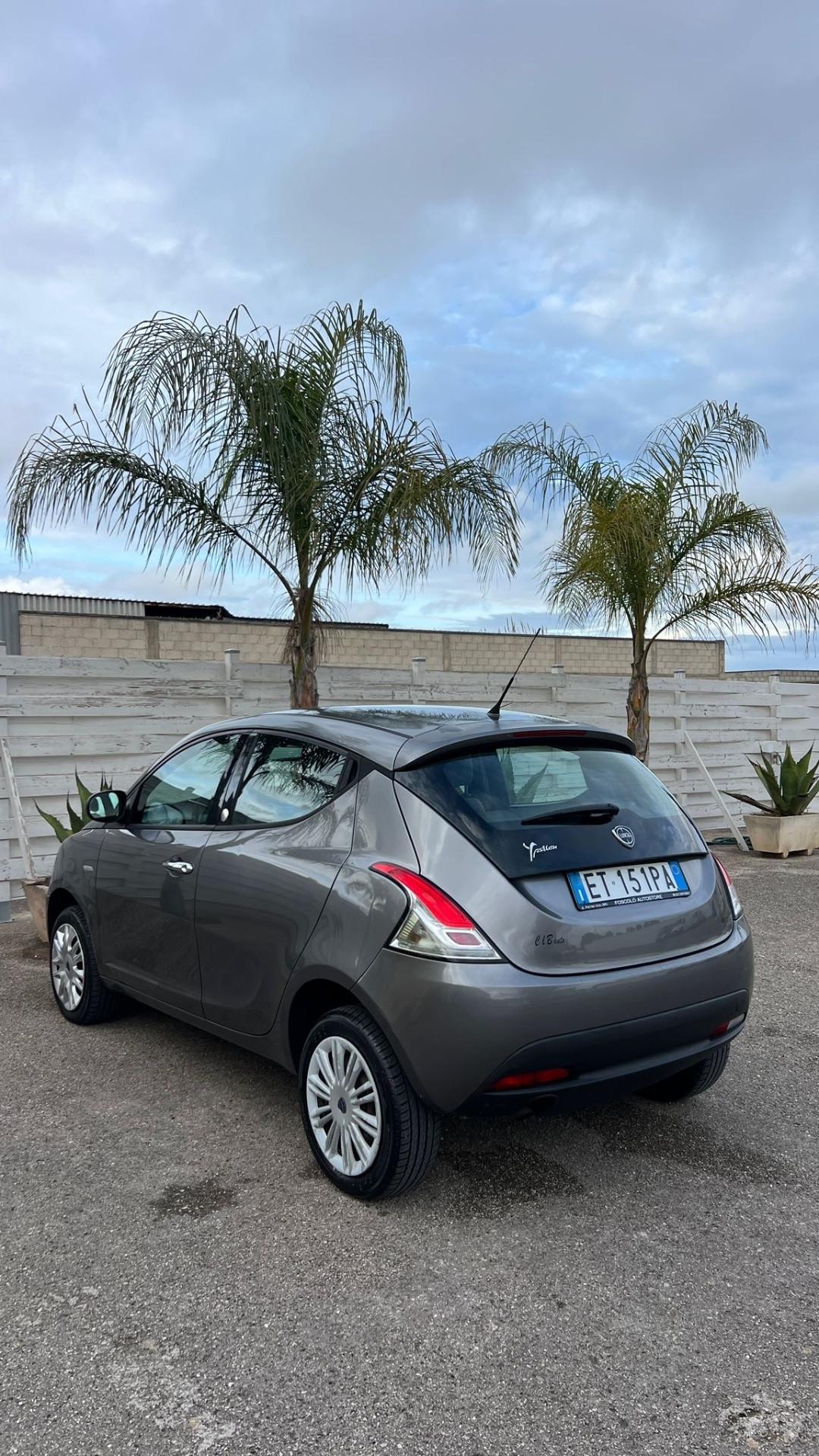Lancia Ypsilon 5 porte Metano