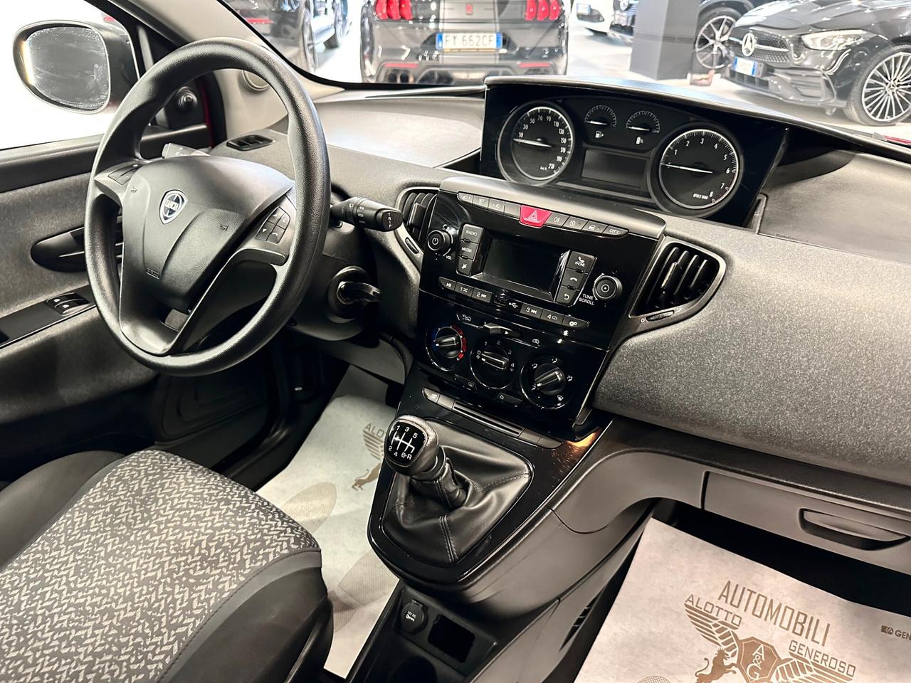 Lancia Ypsilon 1.0 70 CV S&S Hybrid Gold 2022