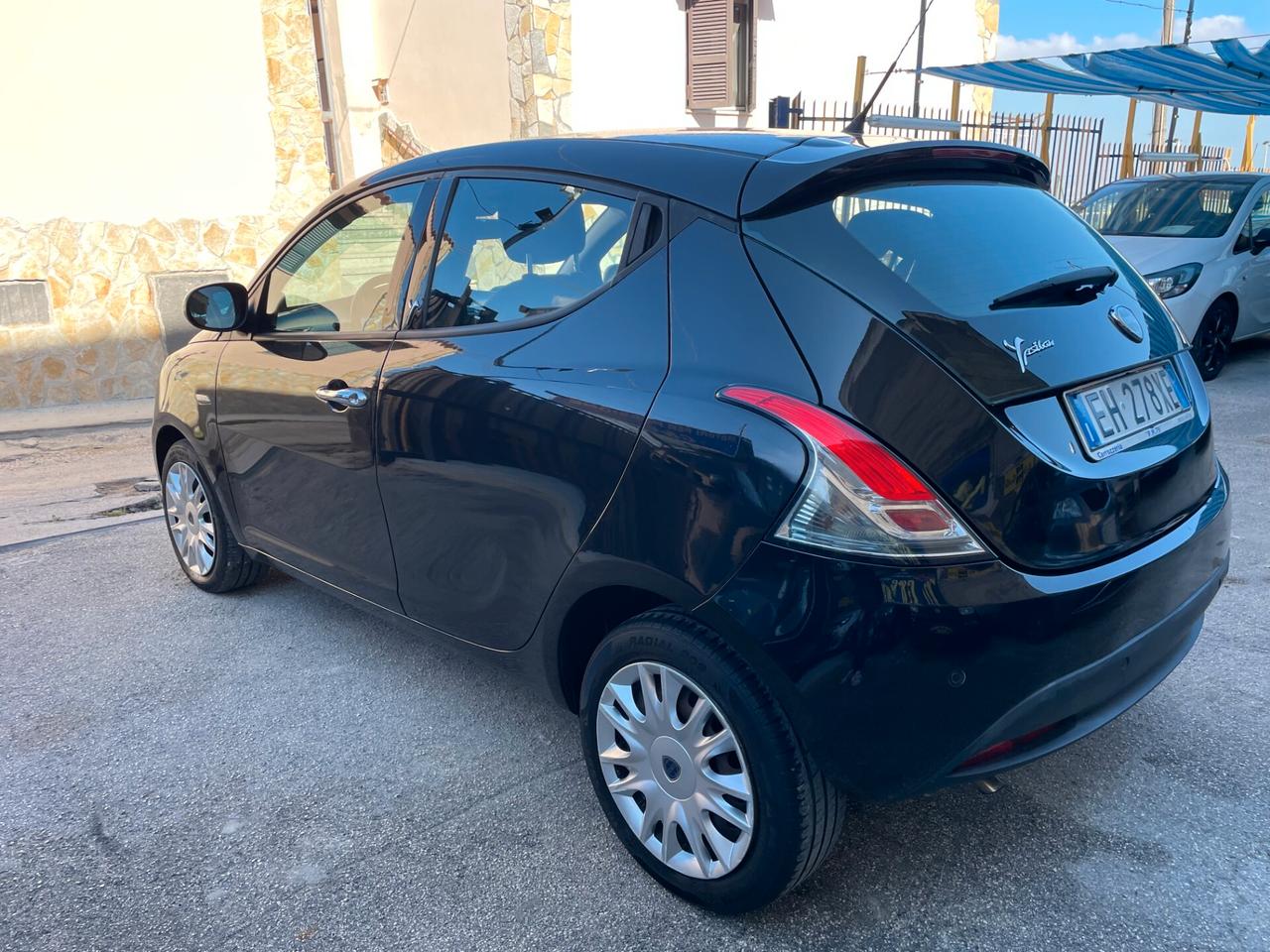 Lancia Ypsilon 1.2 69 CV Platinum EURO 5