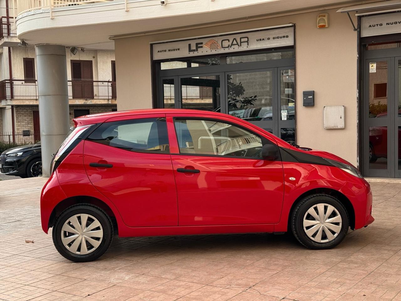 Toyota Aygo 1.0 70 cv 5 porte x-cite