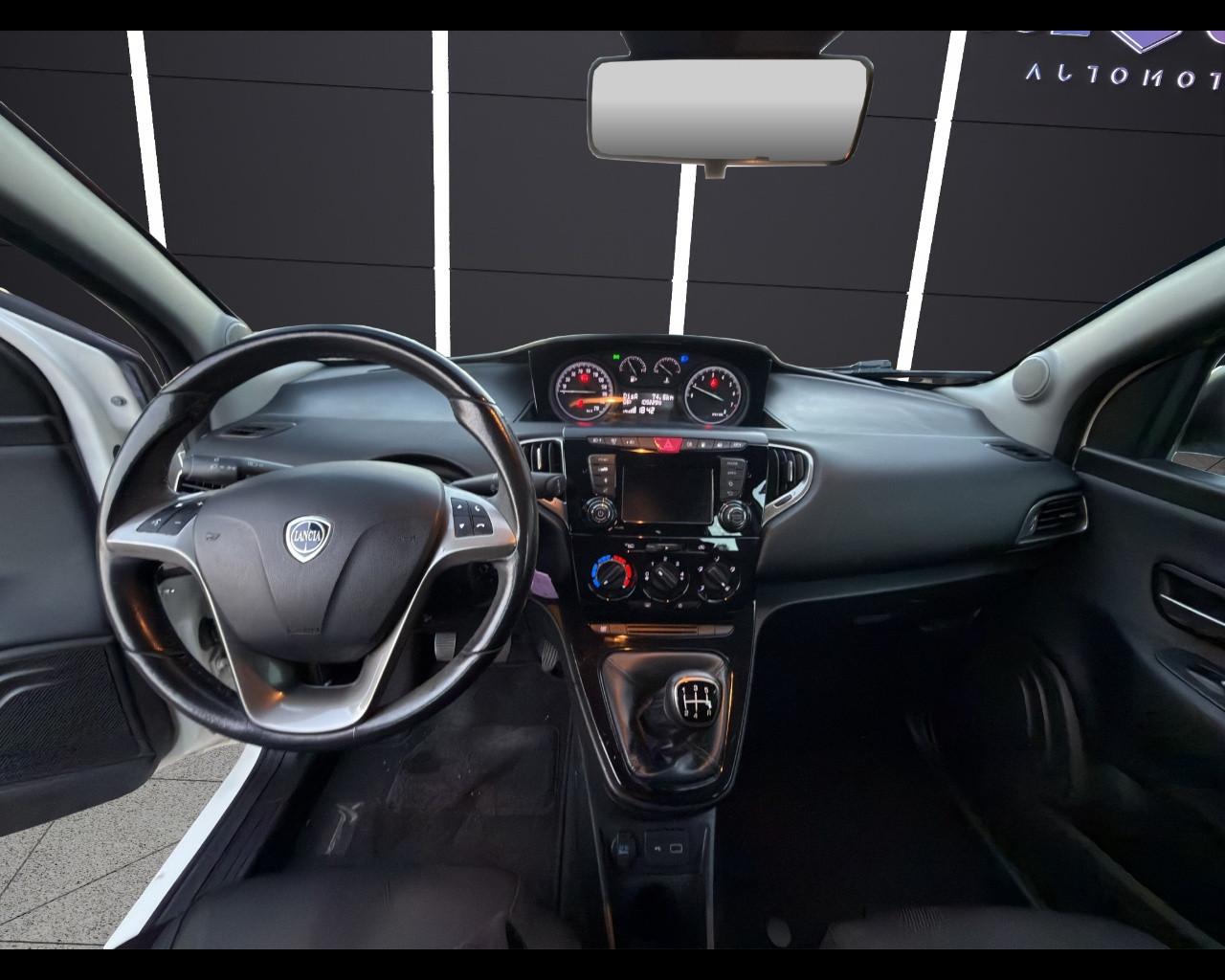 LANCIA Ypsilon 3ª serie - Ypsilon 1.2 69 CV 5 porte GPL Ecochic Elefantino Blu
