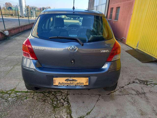 TOYOTA Yaris 1.3 5 porte Sol NEOPATENTATI