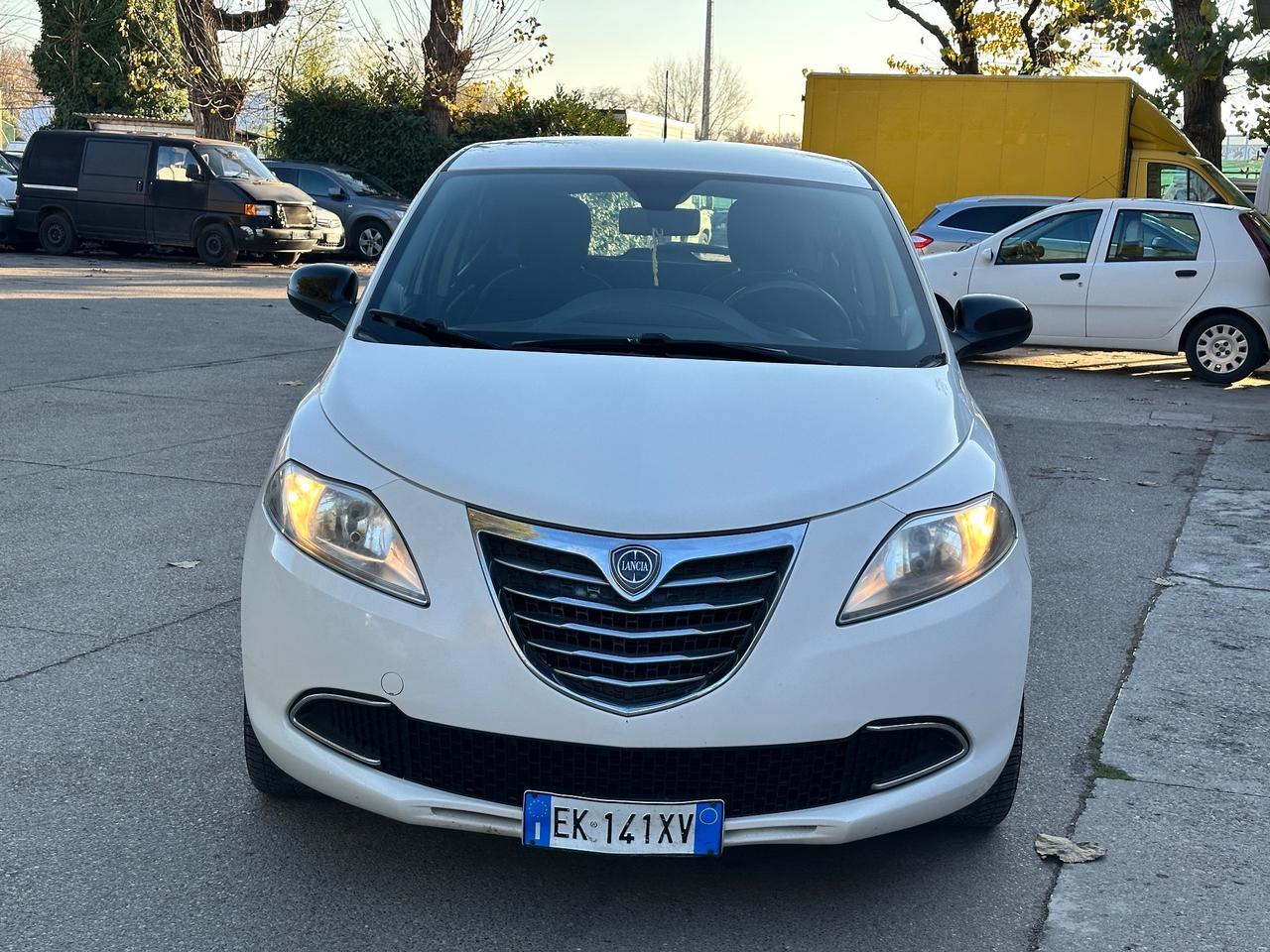 Lancia Ypsilon 1.2 69 CV 5 porte S&S Platinum