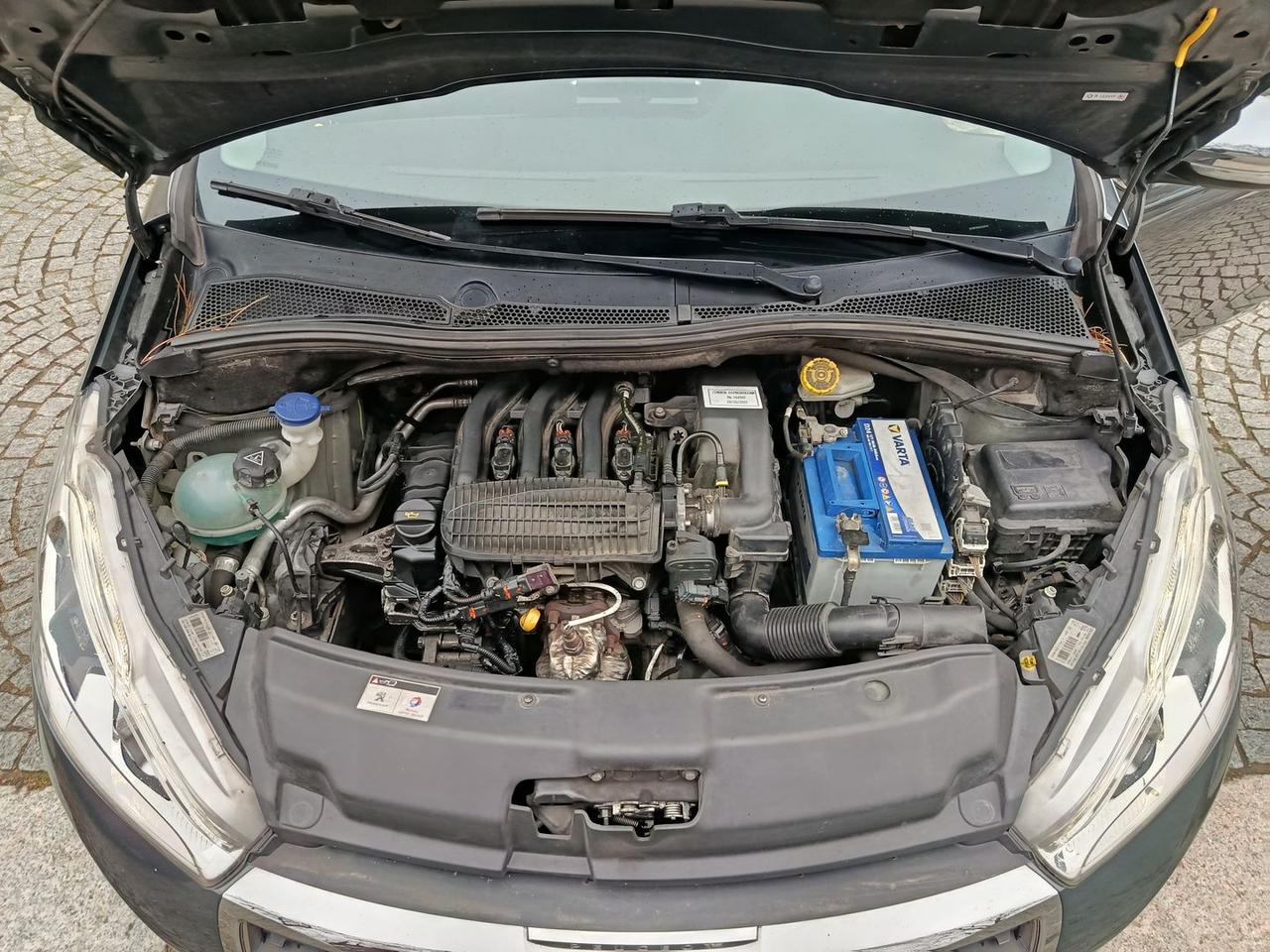 Peugeot 208 Allure 1.2 PureTech 82 #8383