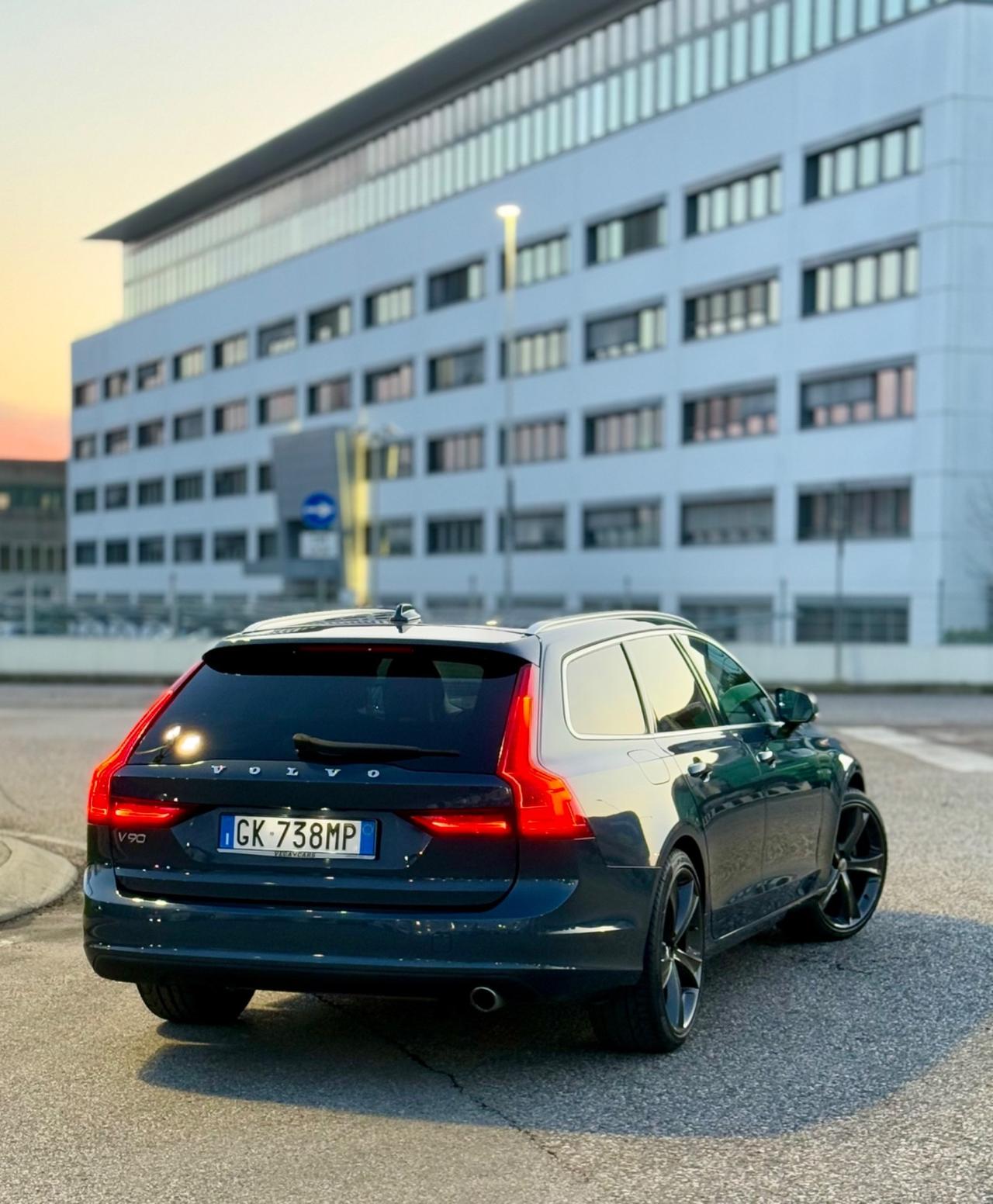 Volvo V90 D4 Geartronic Business Plus