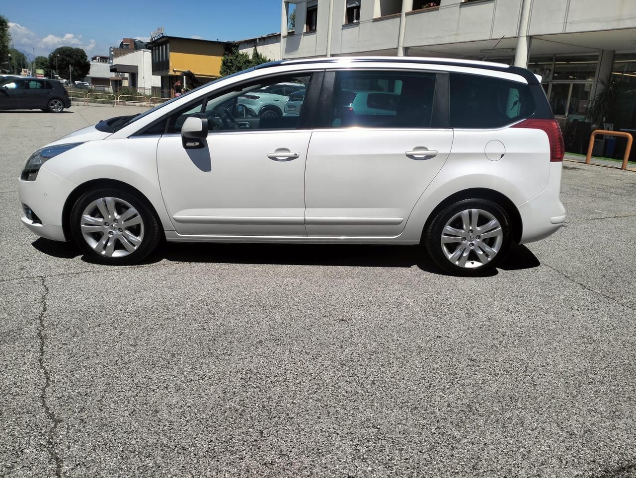 Peugeot 5008 2.0 HDi 150CV Allure 7 POSTI