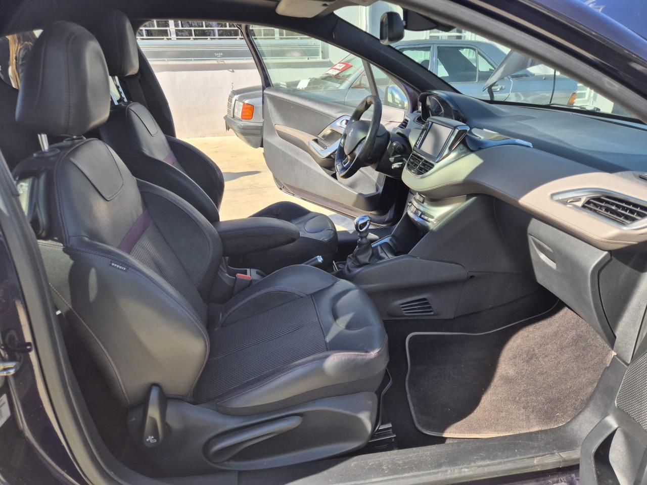 Peugeot 208 1.6 e-HDi 115 CV GT XY TETTO PANORAMICO