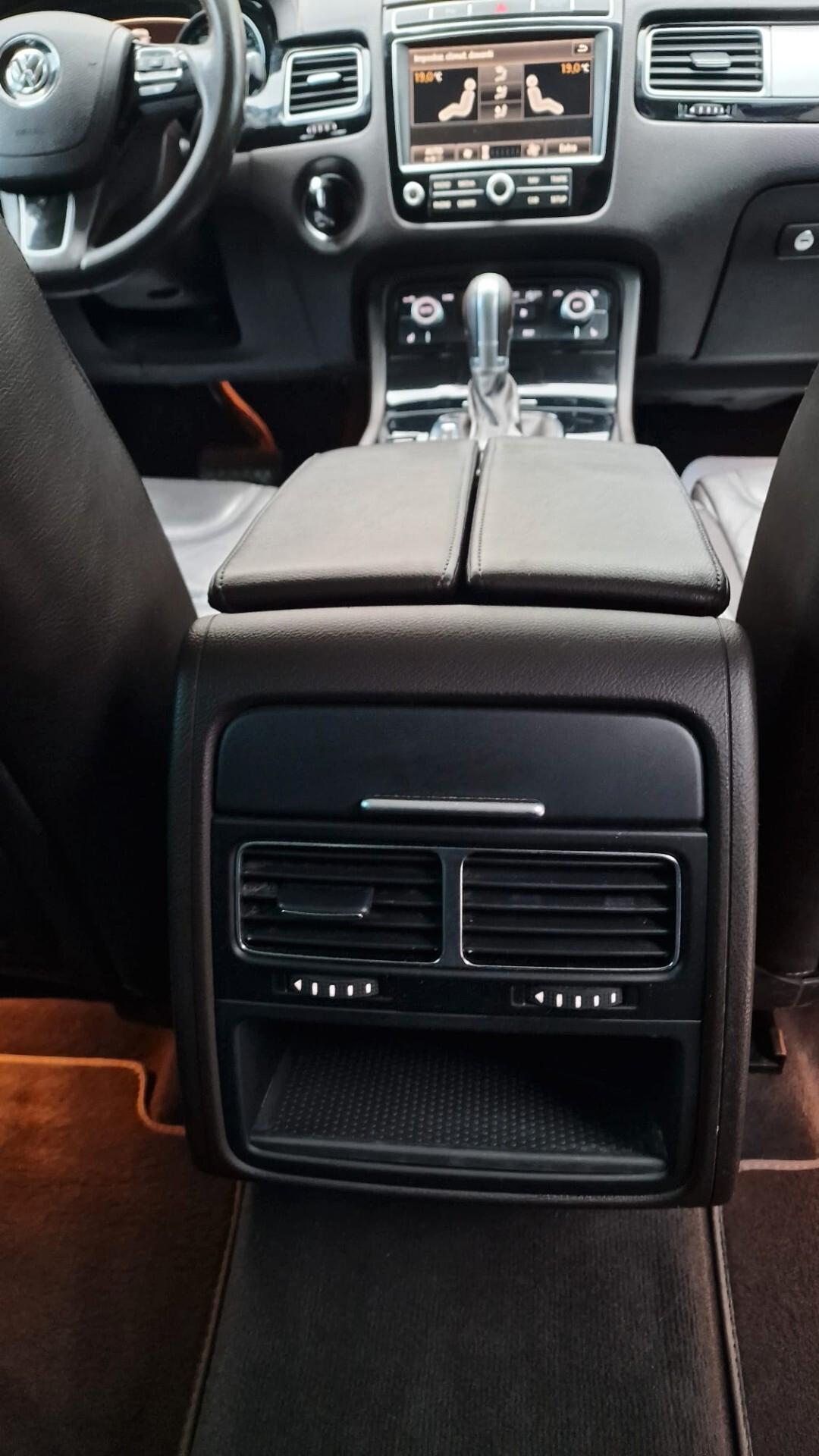 Volkswagen Touareg 3.0 TDI 204 CV tiptronic BlueMo