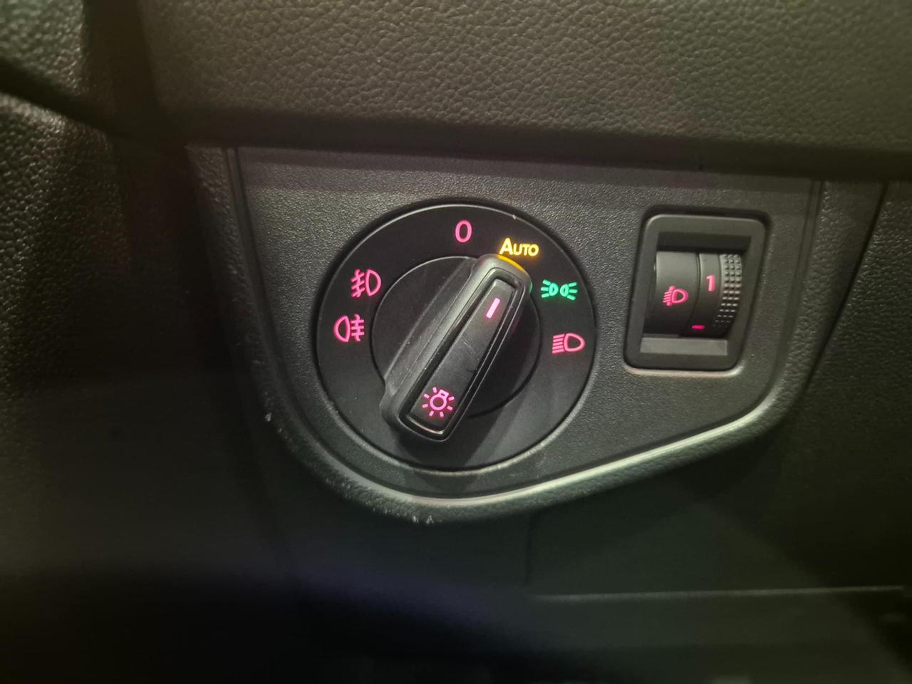 Volkswagen Polo 5p 1.0 evo Comfortline 80cv - NEOPATENTATI - Sens. Park - Carplay