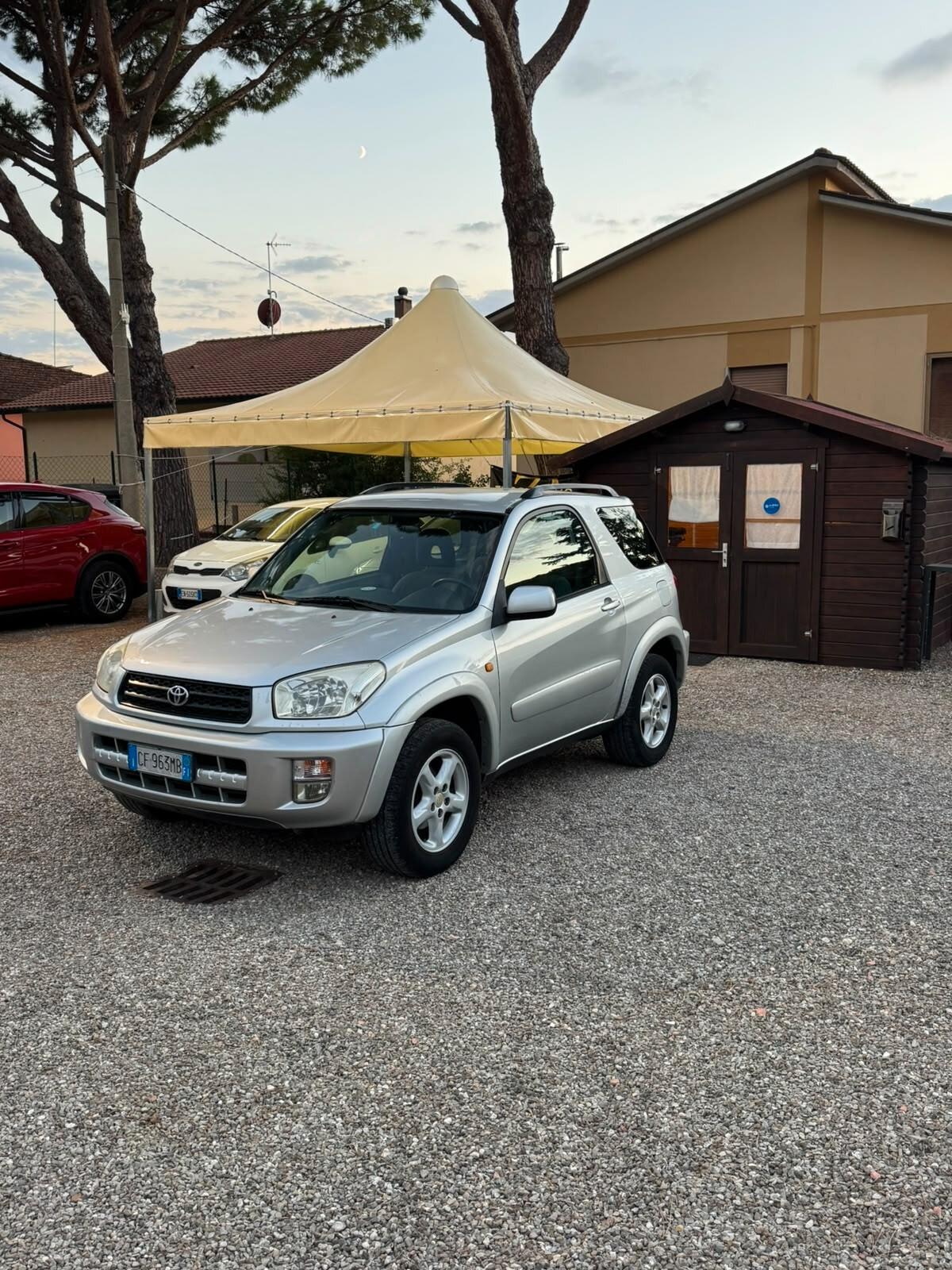 Toyota RAV 4 RAV4 2.0 16V MAI FATTO FUORISTRADA !!