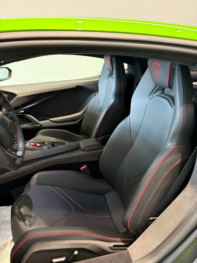 LAMBORGHINI Revuelto 6.5 V12 UFFICIALE ITALIA-SOLI 250KM