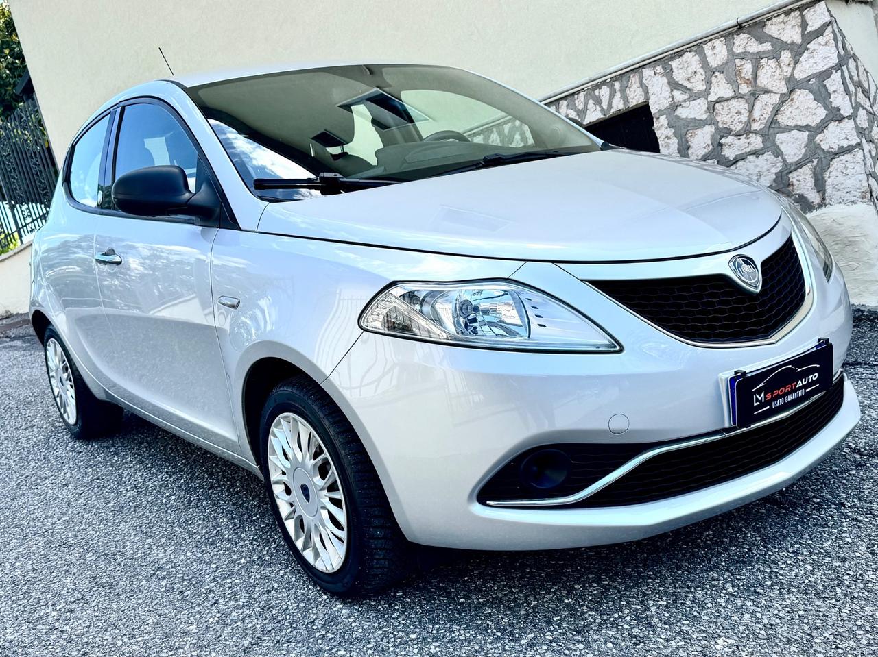 LANCIA YPSILON ECOCHIC 1.2 GPL PARI AL NUOVO