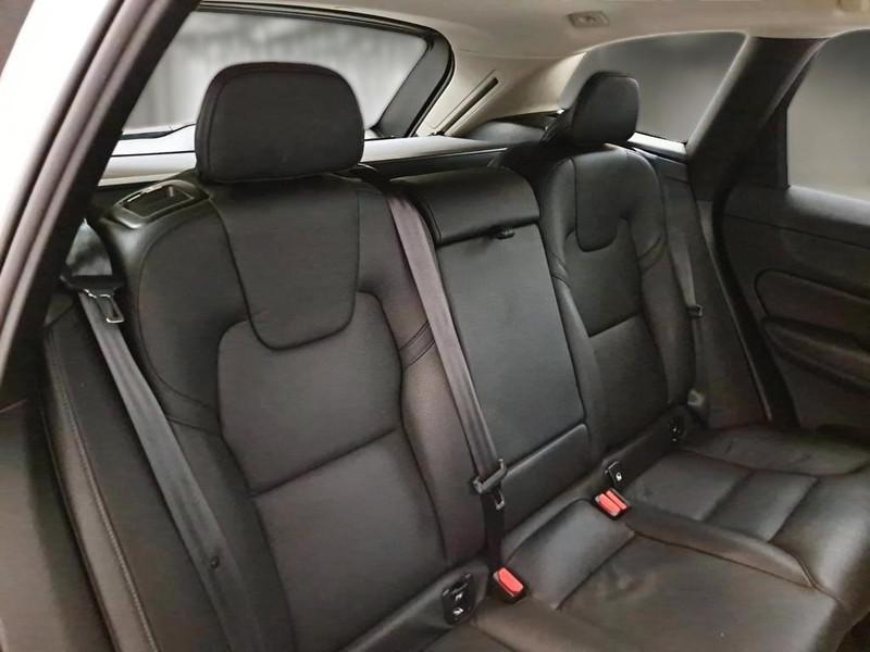 VOLVO XC60 B4 D AWD automatico Momentum