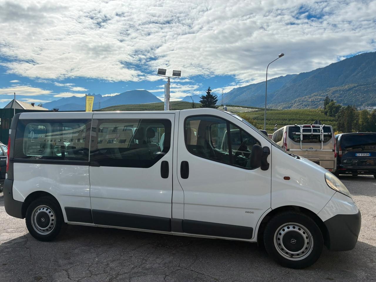OPEL VIVARO 9POSTI 2.0 DCI PASSO LUNGO - GANCIO TRAINO