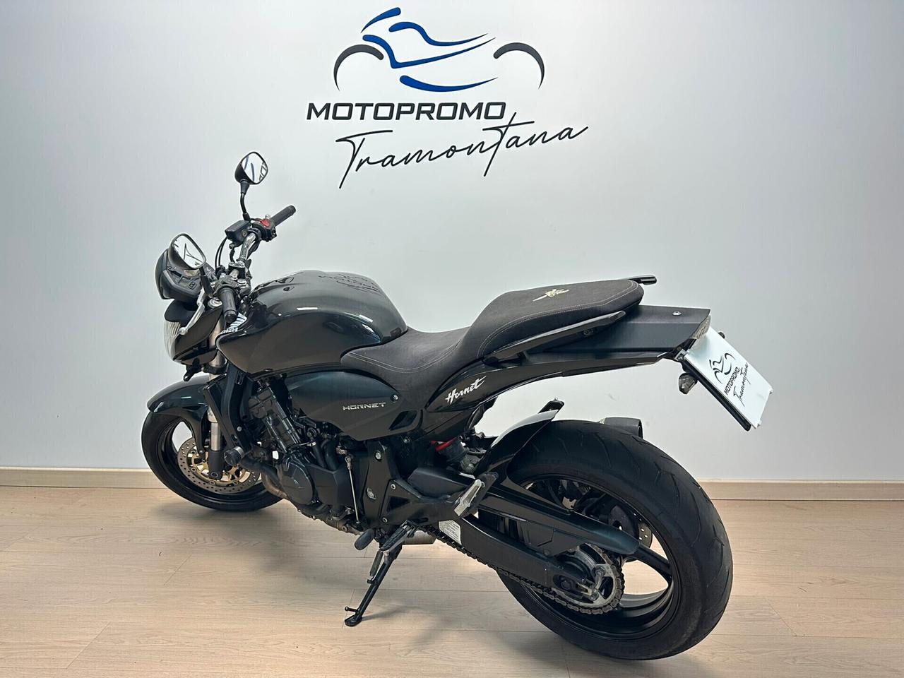 HONDA HORNET 600 SCARICO LEOVINCE DA 99€ AL MESE