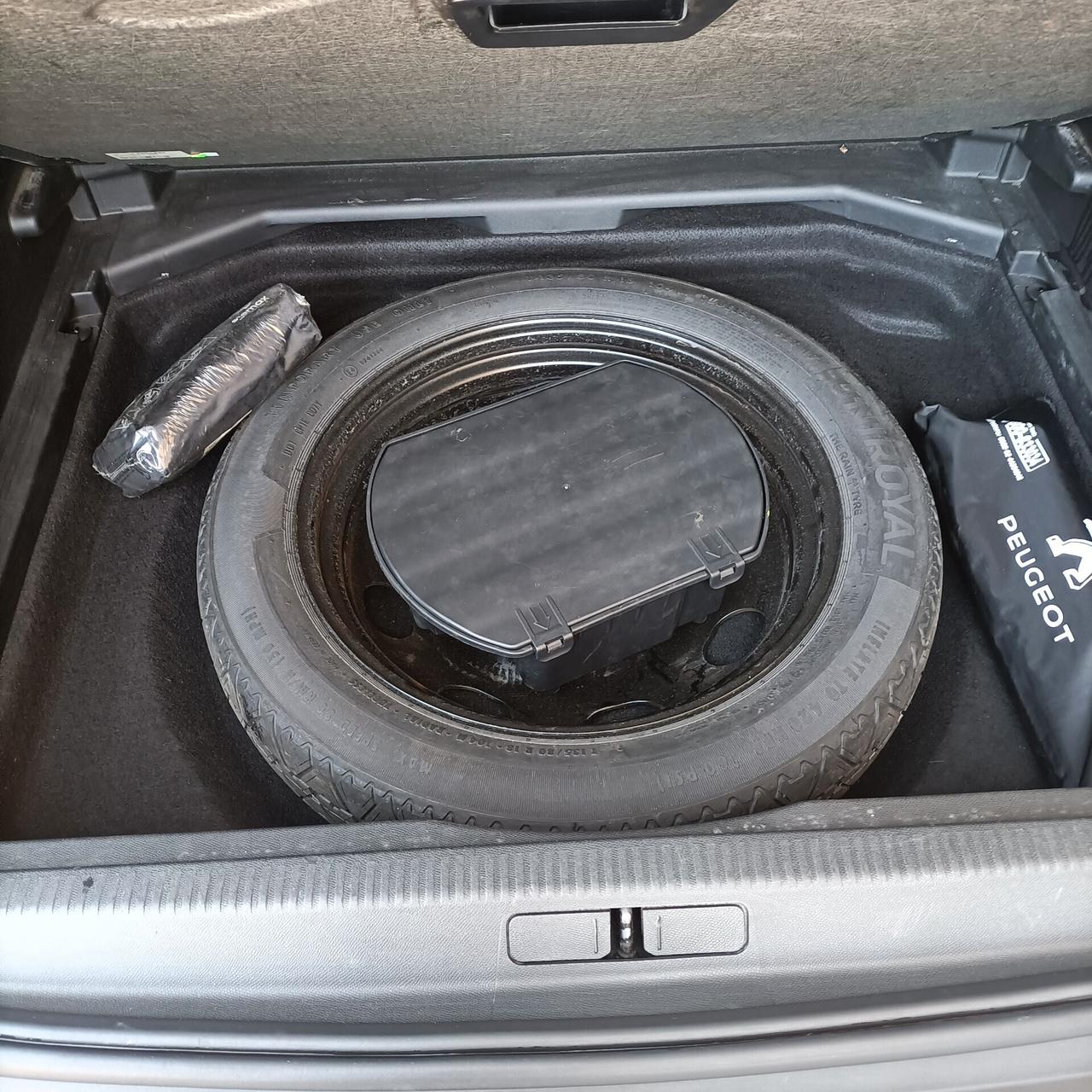 Peugeot 3008 BlueHDi 130 S&S EAT8 Business