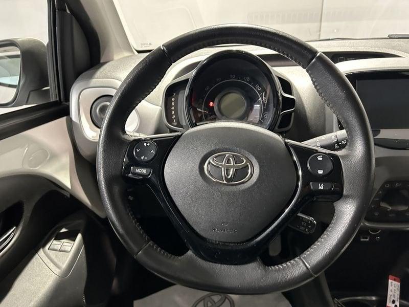Toyota Aygo Aygo Connect 1.0 VVT-i 72 CV 5 porte x-play