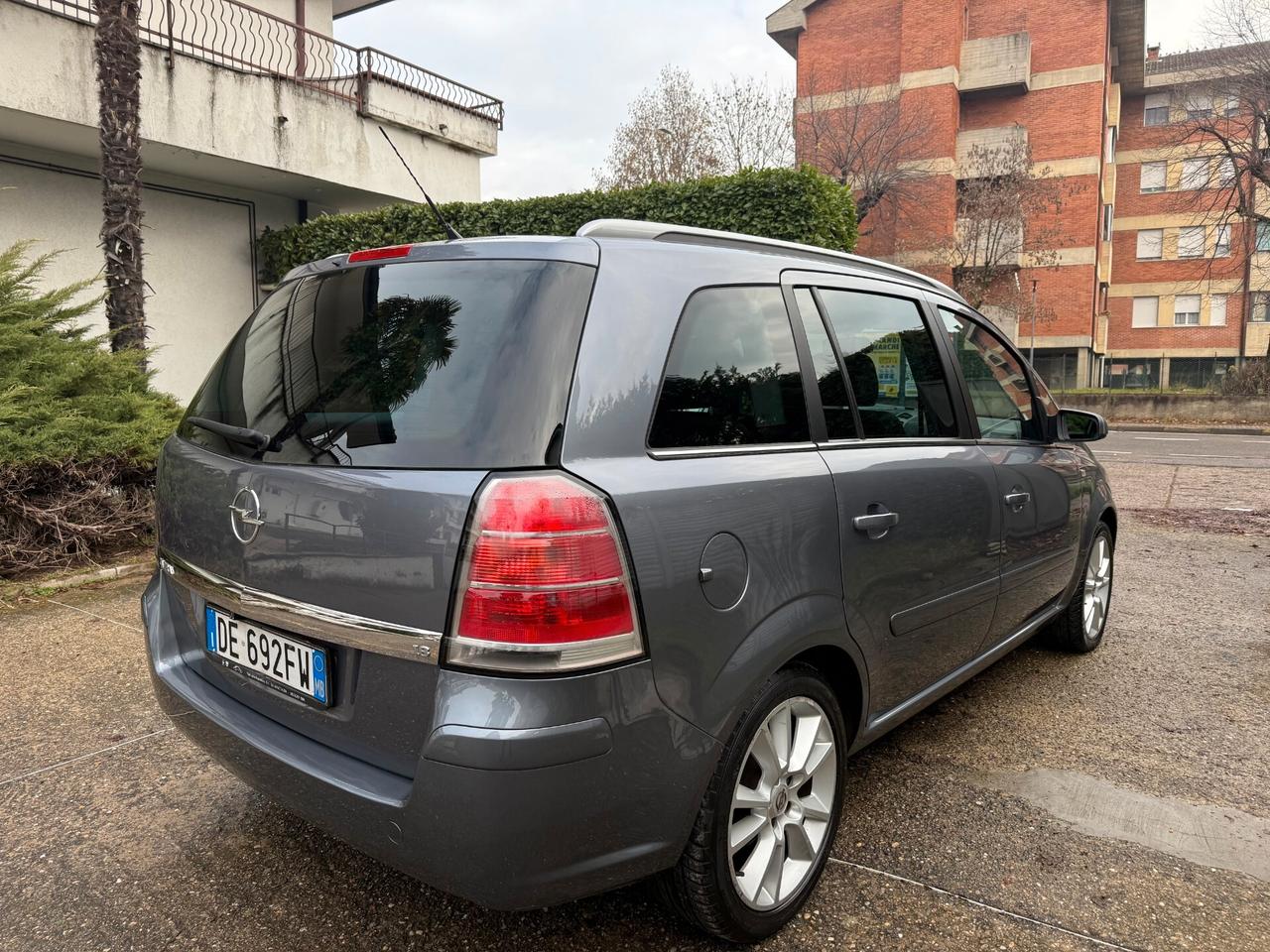 Opel Zafira 1.8 16V VVT Cosmo GPL 7POSTI