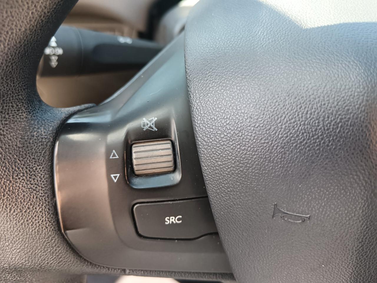 Peugeot 208 1.4 HDi 68CV 5P NEOPATENTATI