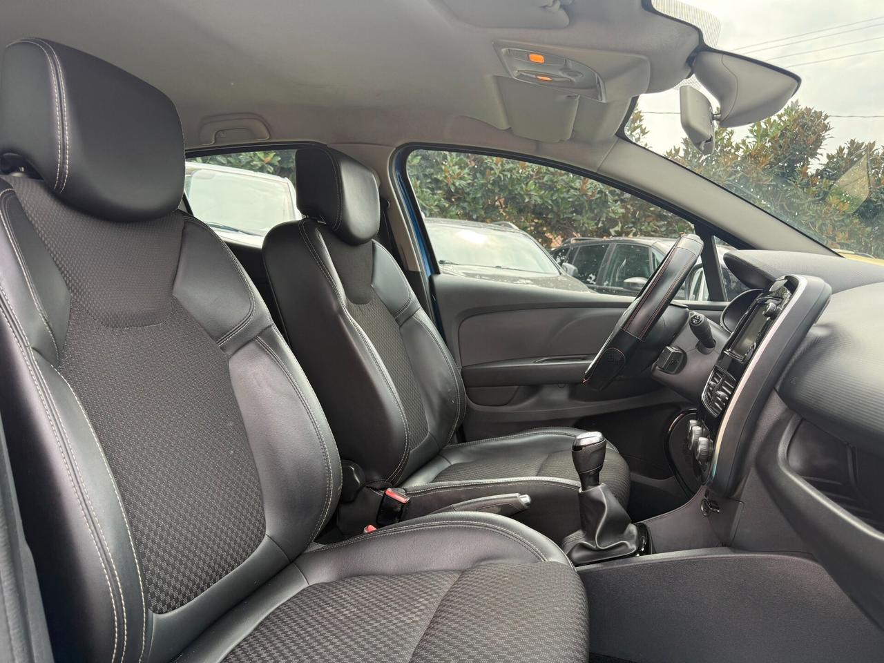 Renault Clio 90 CV 5 porte Moschino Intens /OK NEOPATENTATI