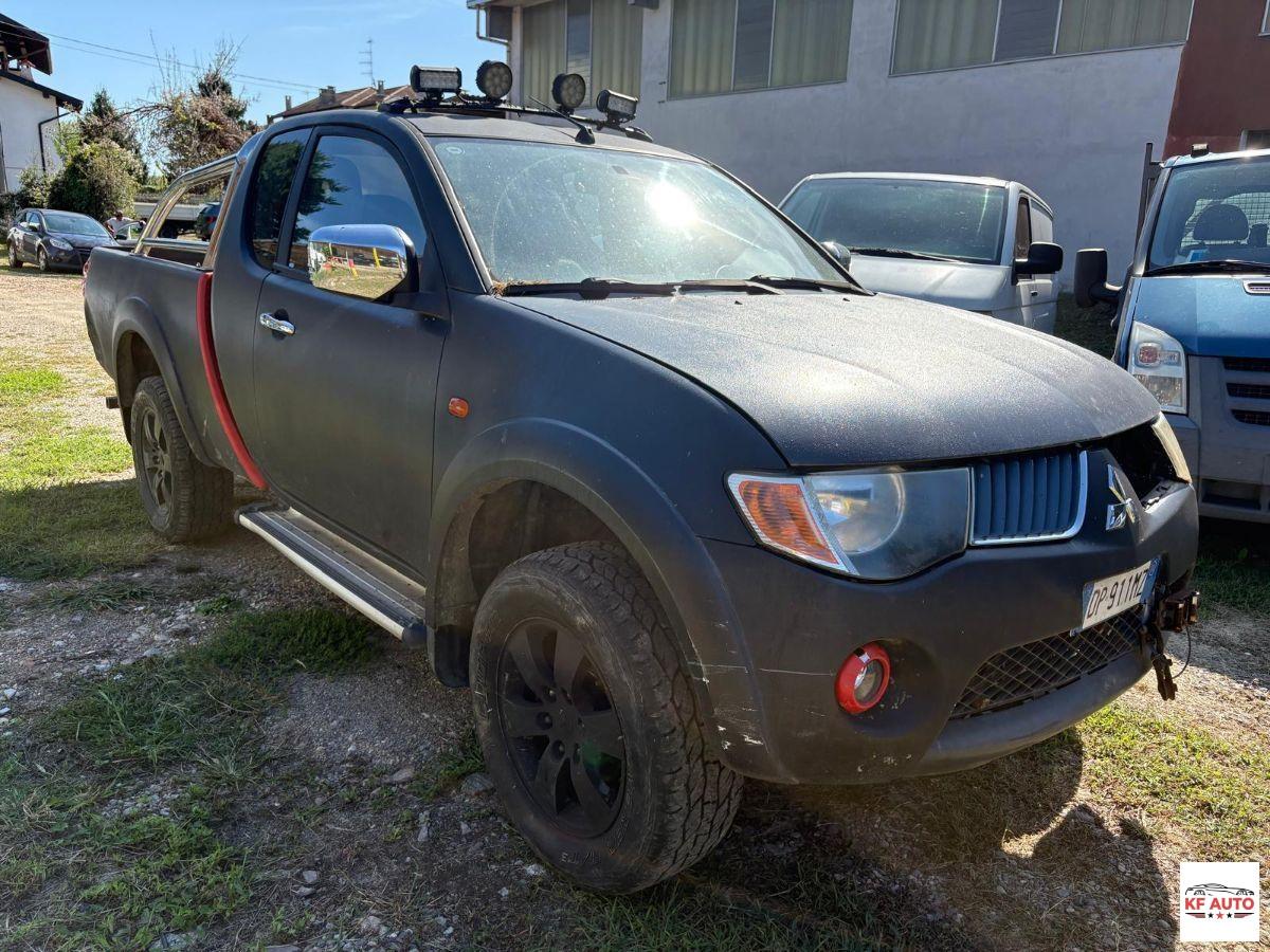 MITSUBISHI - L200 c.cab 2.5 di-d Intense