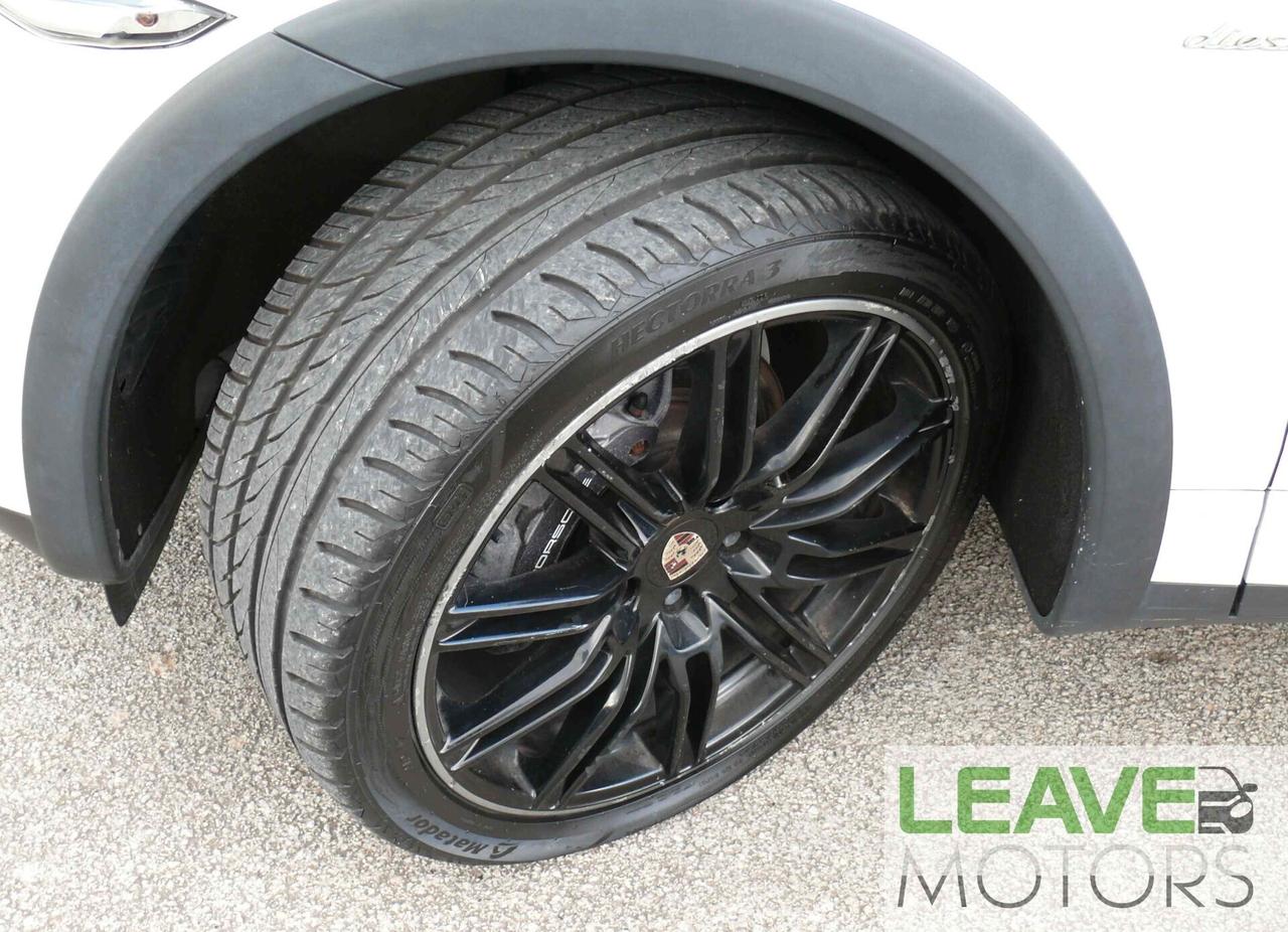 Porsche Cayenne 3.0 Diesel (M1401)