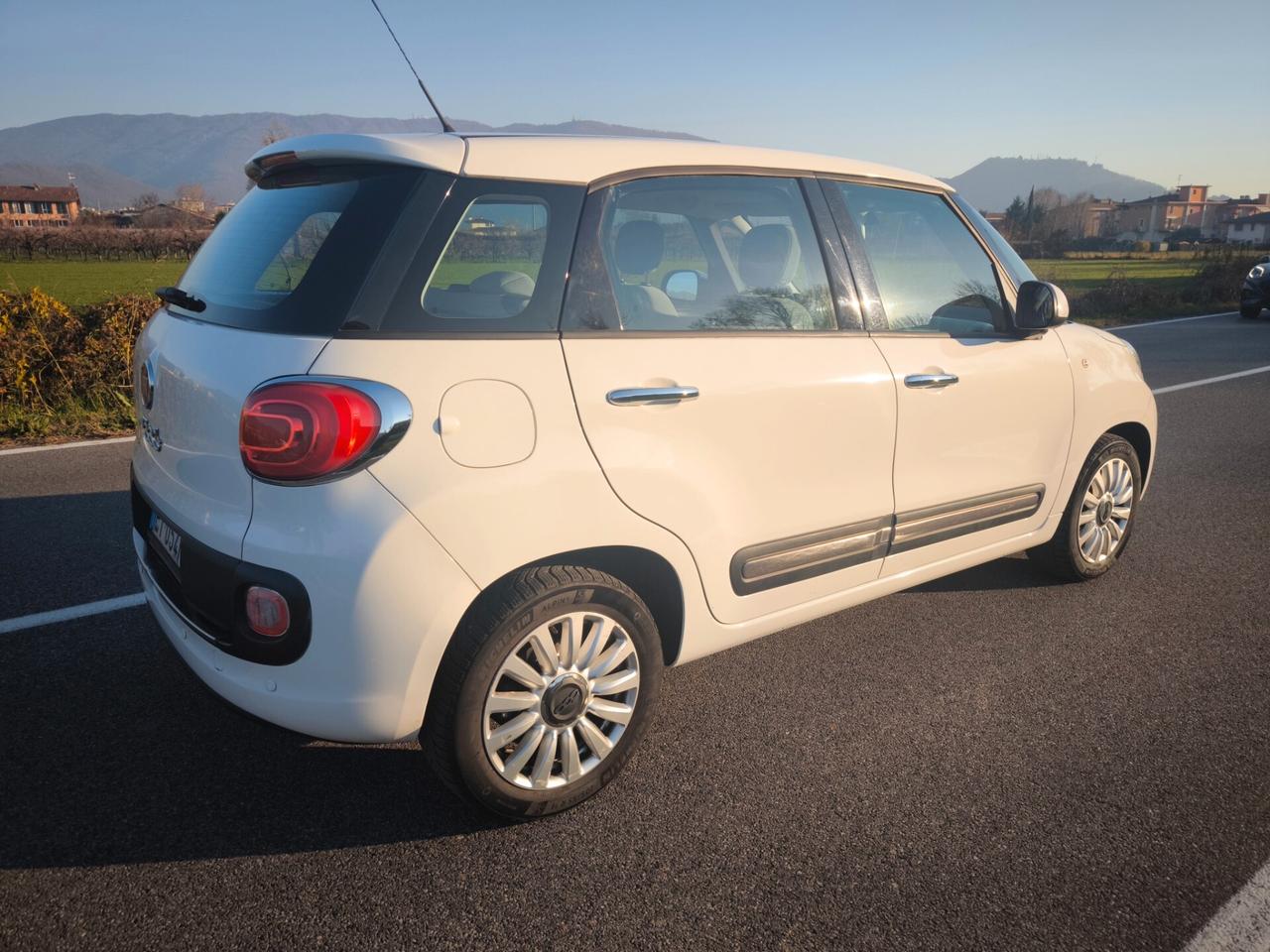 FIAT 500L 1,4 BENZ-95CV-LOUNGE-EURO 6-OK NEOPATENTATI