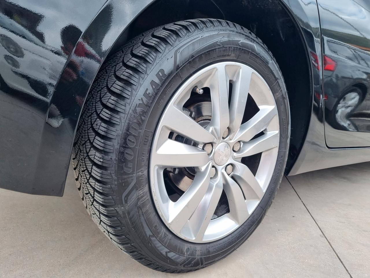 Peugeot 308 BlueHDi 130 S&S Business - 2018