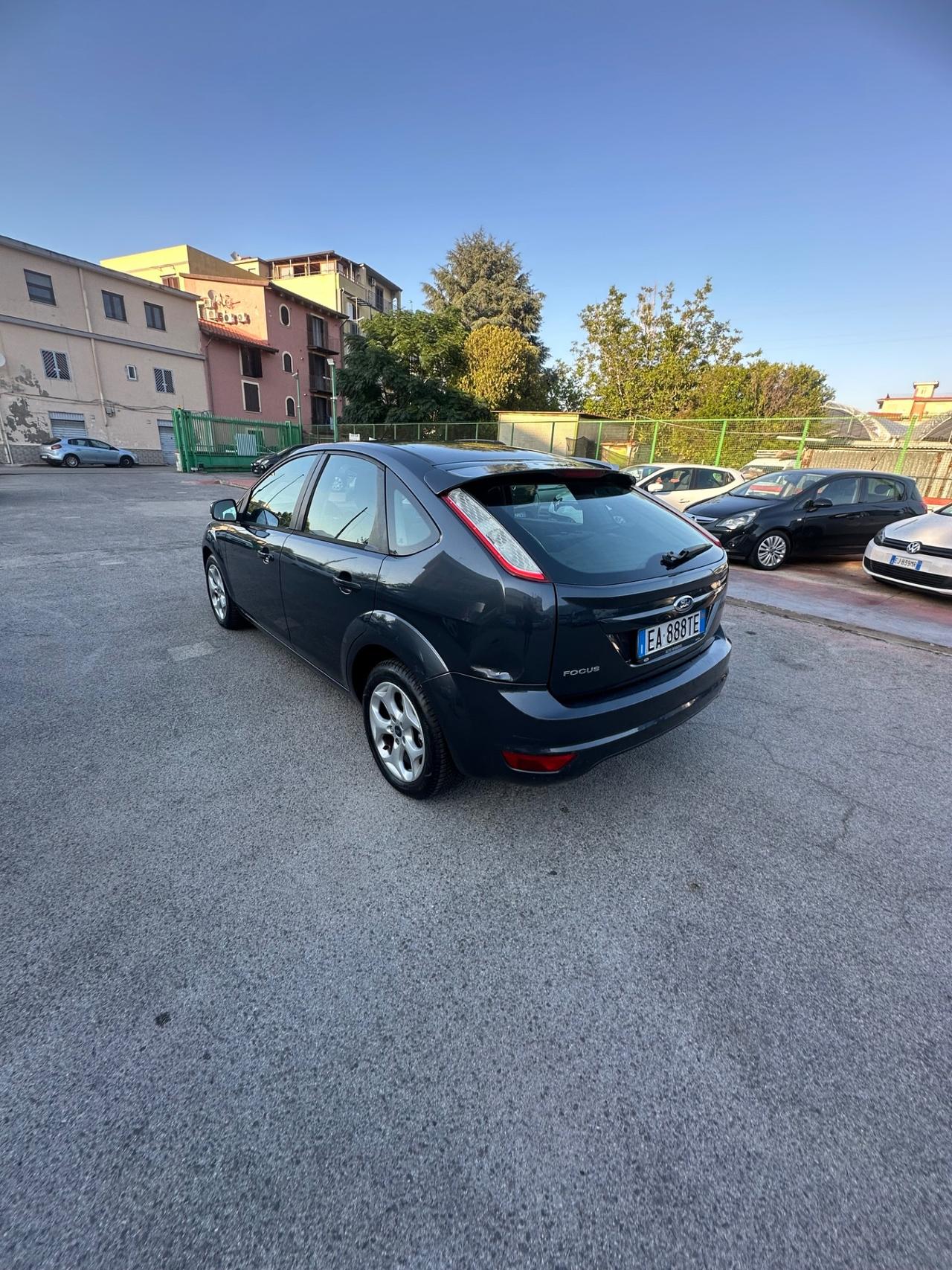 Ford Focus 1.6 (115CV) 5p. Bz.- GPL Titanium