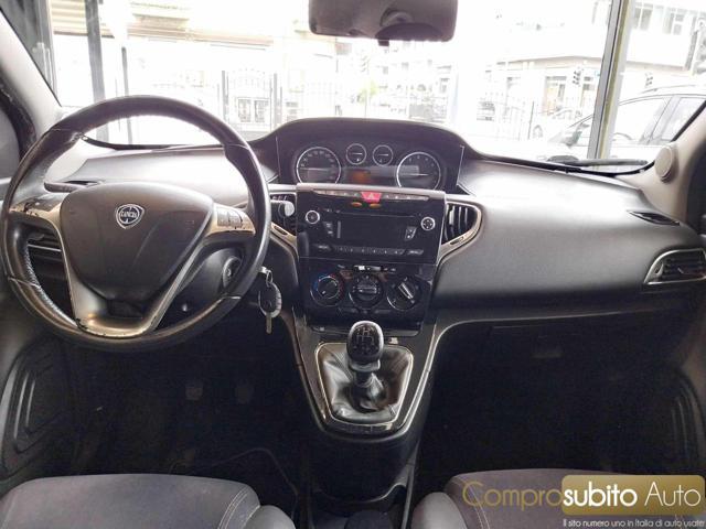 LANCIA Ypsilon 1.2 69 CV ( Garanzia 12 Mesi)