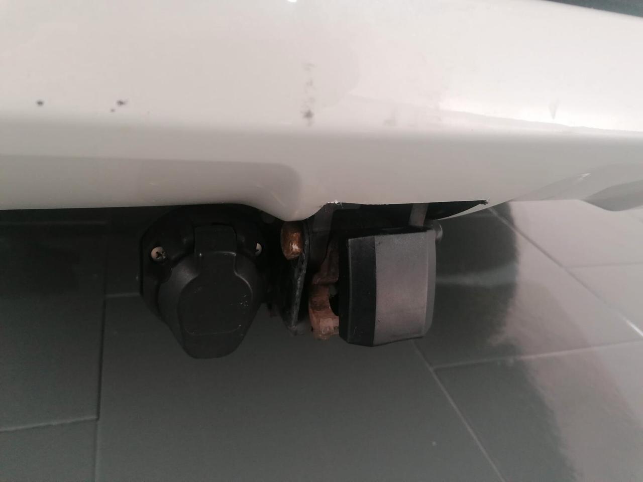 Toyota RAV 4 RAV4 2.2 D-CAT A/T 4WD Lounge White Ed.