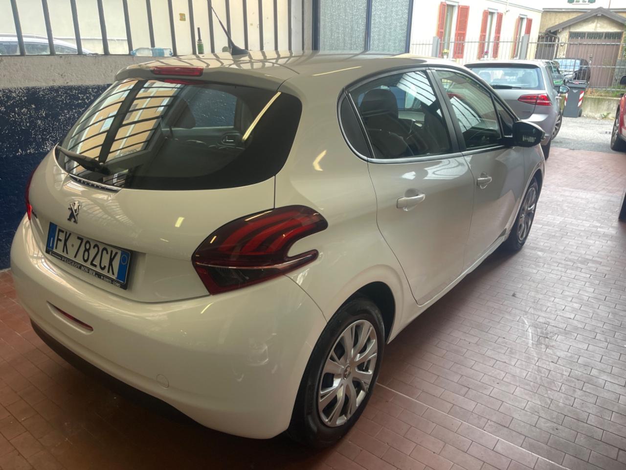 Peugeot 208 euro 6 neopatentati