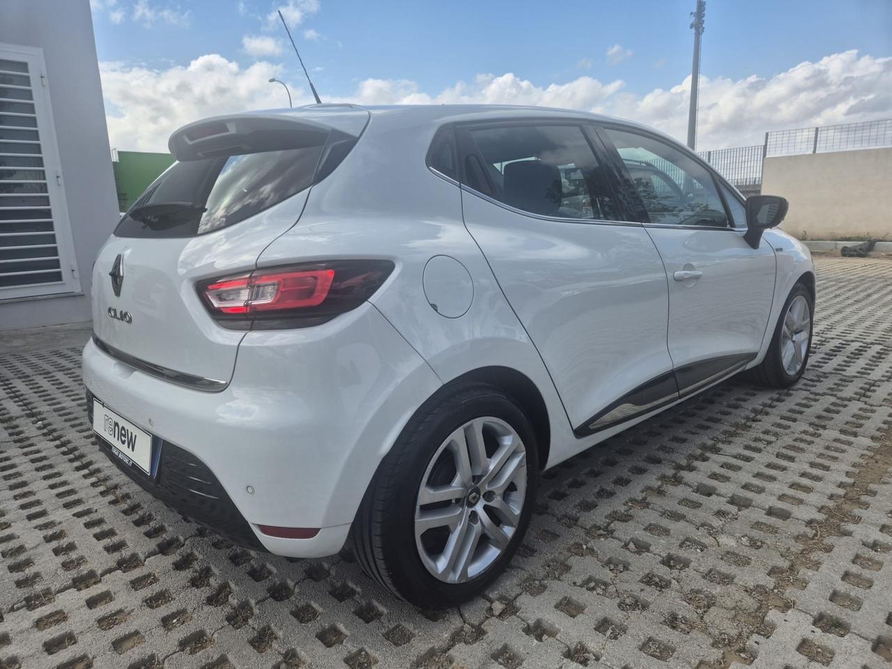 Renault Clio dCi 8V 90 CV 5 porte Moschino Zen