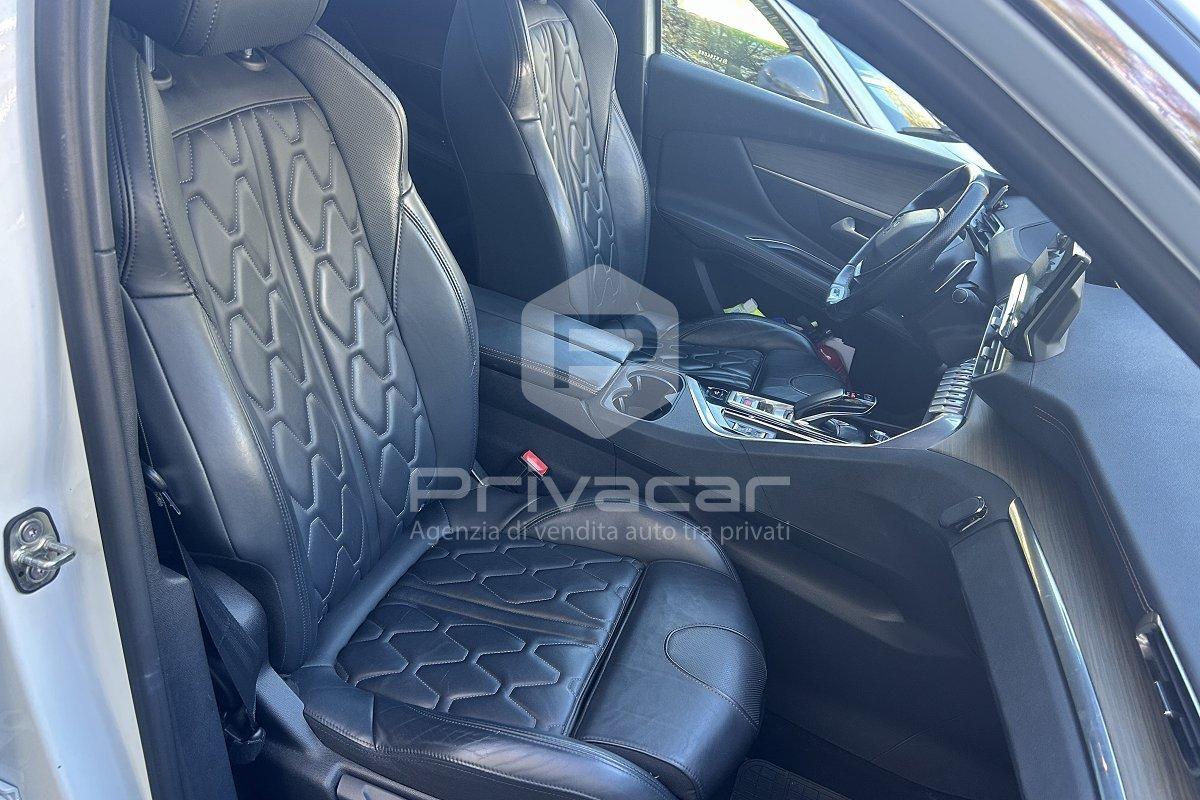 PEUGEOT 3008 Hybrid4 300 e-EAT8 GT Pack