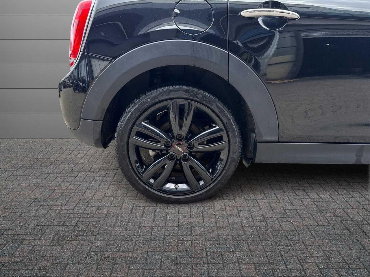 MINI Mini IV F55 2018 5p - Mini 5p 1.5 One 75cv