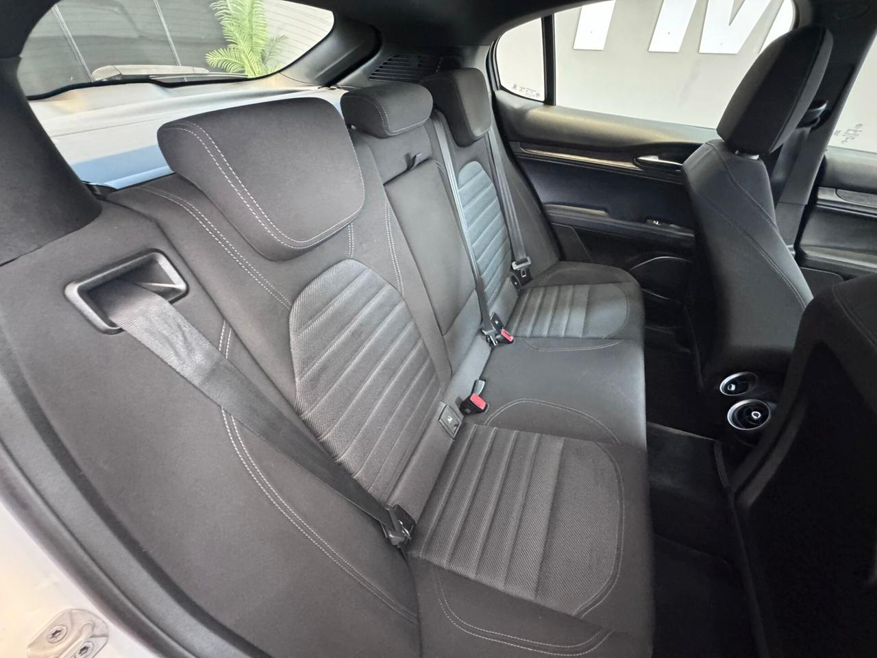 Alfa Romeo Stelvio 2.2 Turbodiesel 160 CV AT8 RWD Business