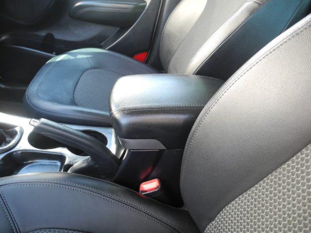 HYUNDAI iX35 2.0 CRDi 2WD 135cv - OK NEOPATENTATI -"DA VETRINA"