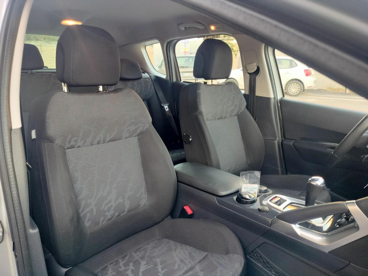 Peugeot 3008 1.6 HDi 110CV cambio robotizzato Outdoor