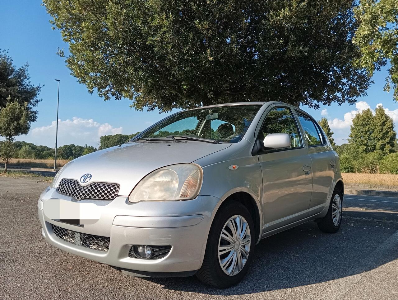 Toyota Yaris 1.0i 16V cat 5 porte Neopatentati