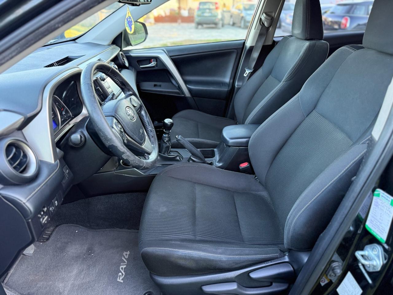 TOYOTA RAV4 2015 2.0 124cv D-4D 2WD Style