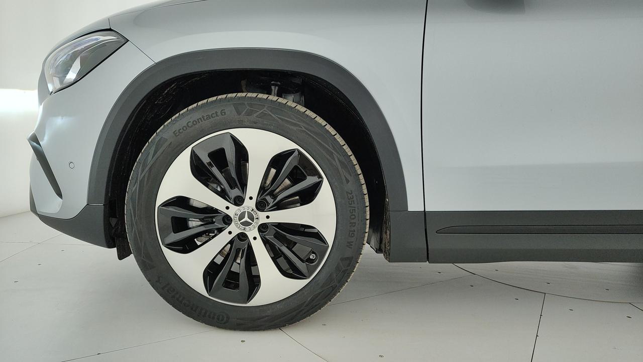 Mercedes-Benz GLA 200 d automatic