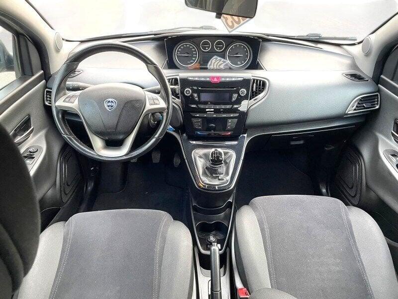 Lancia Ypsilon Ypsilon 0.9 TwinAir 85 CV 5 porte Metano Ecochic Elefantino