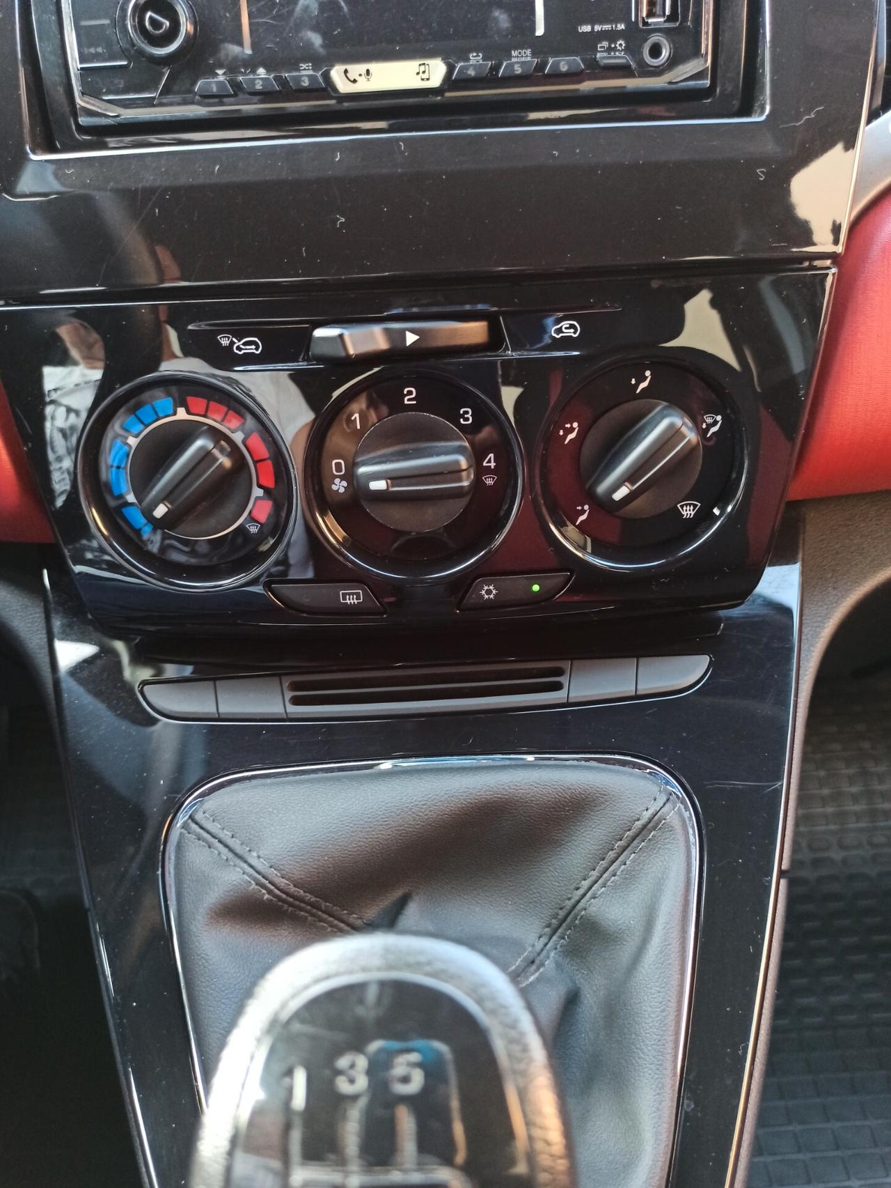 Lancia Ypsilon 1.2 69 CV 5 porte S&S Silver