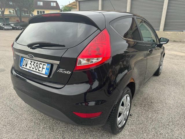 FORD Fiesta + 1.4 TDCi 68CV neopatentati come foto