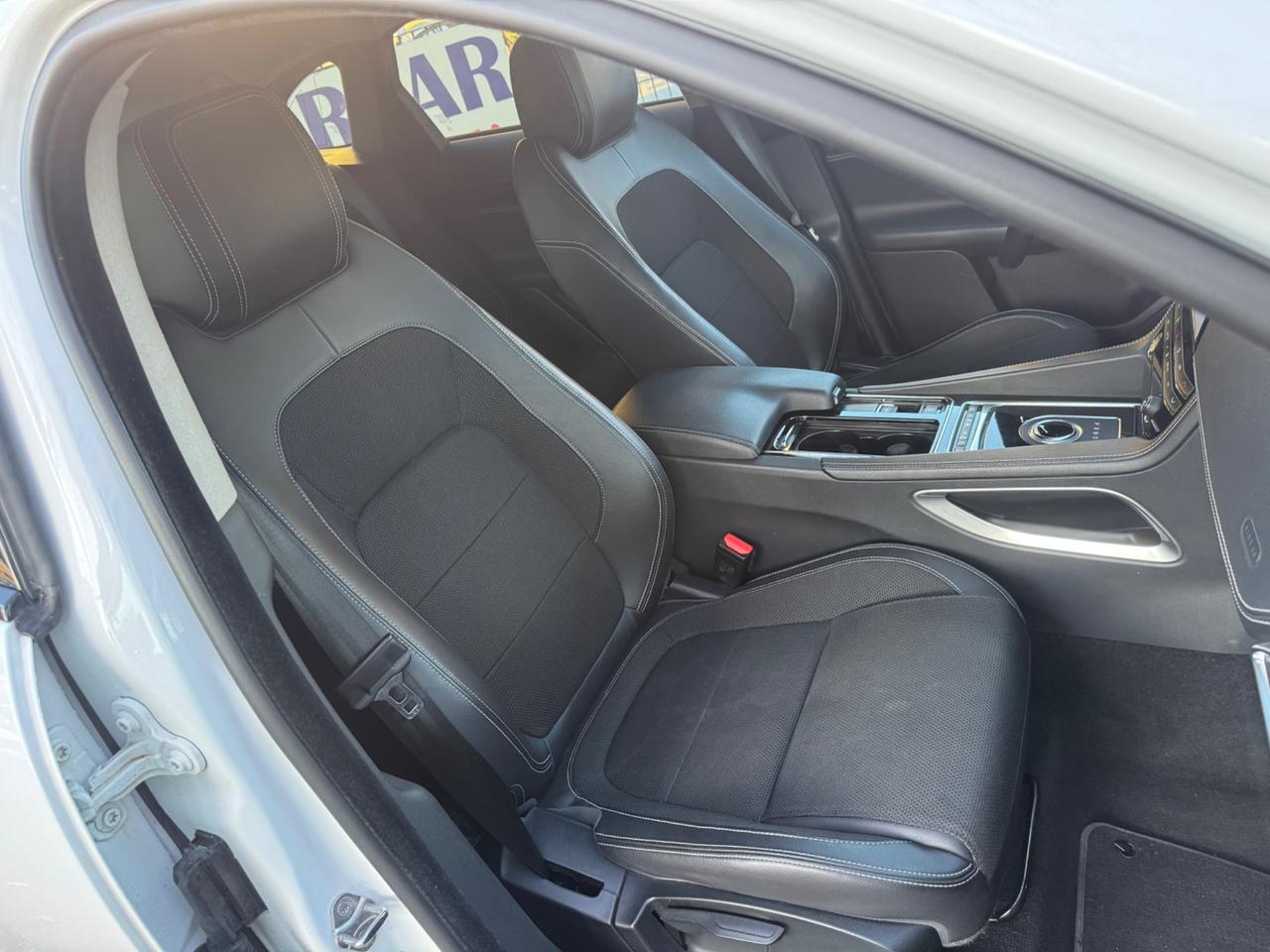 Jaguar F-Pace 2.0 D 180 CV AWD R-Sport garanzia 12 m