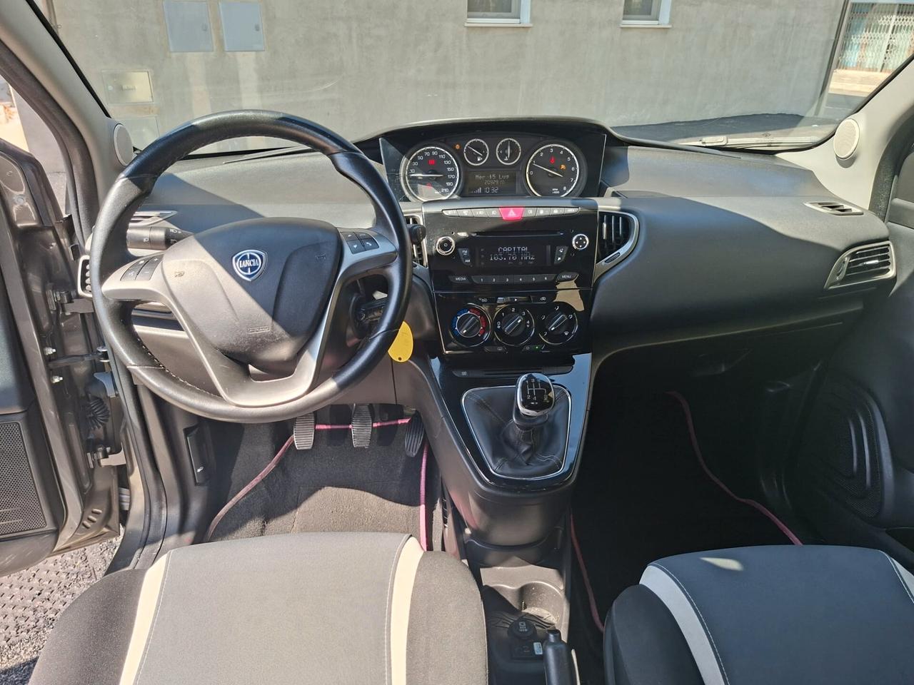 Lancia Ypsilon 0.9 TwinAir 85 CV 5 porte Metano Ecochic Gold